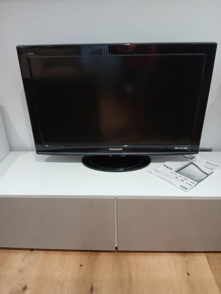 Panasonic LCD TV 32" Freeview Remote & Manual