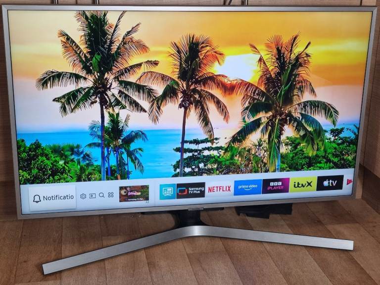 43" SAMSUNG CRYSTAL 4K SMART TV 