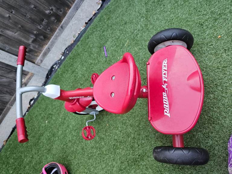 Radio Flyer Red Classic Tricycle – Good Condition