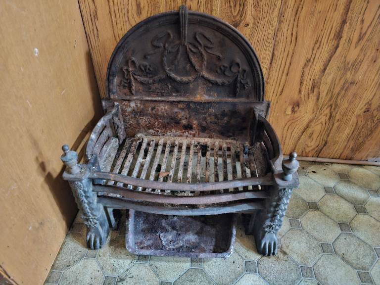 Fireplace castiron grate