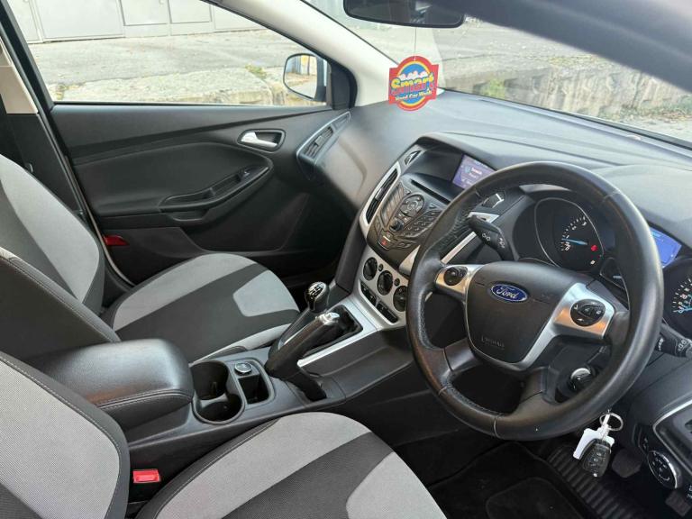 2014 Ford Focus 1.0 125 EcoBoost Zetec Navigator 5dr HATCHBACK Petrol Manual