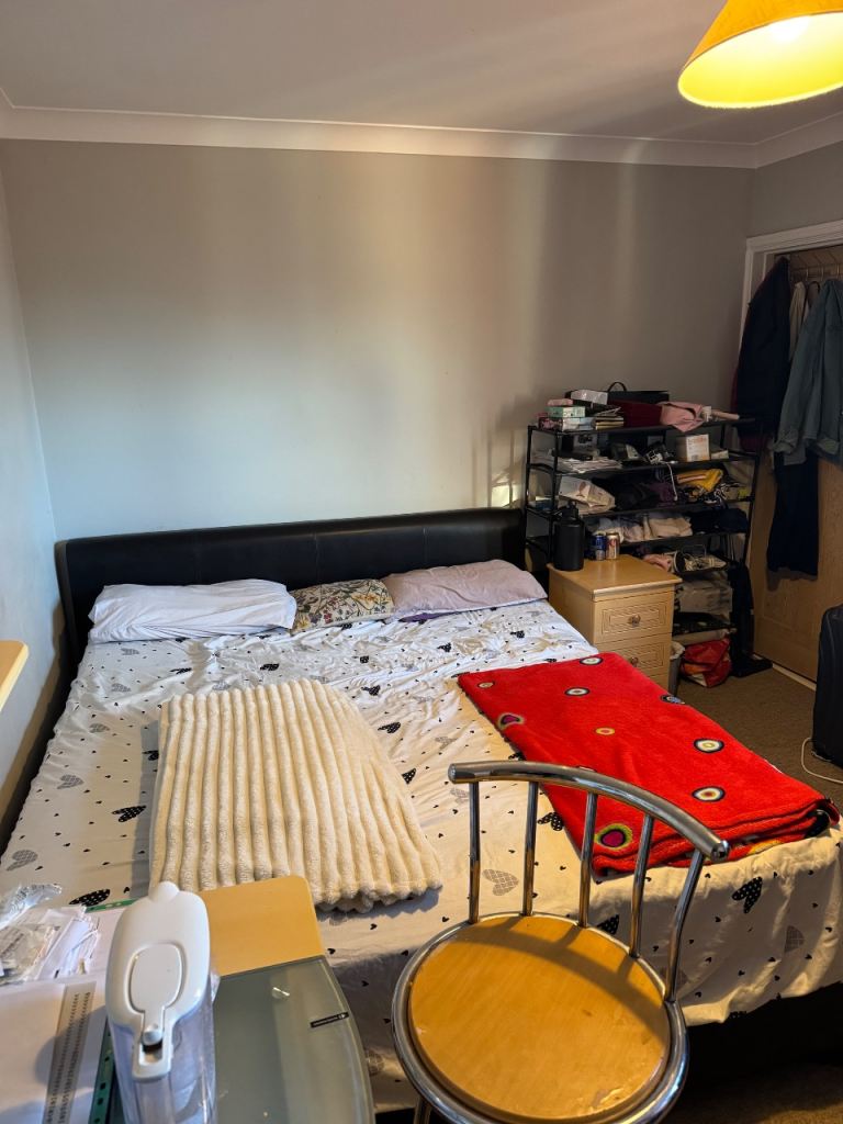 Double en suite room available for rent 