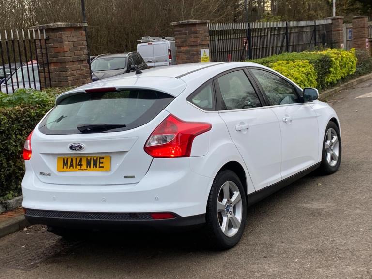 2014 Ford Focus 1.0 EcoBoost Zetec Navigator 5dr HATCHBACK PETROL Manual