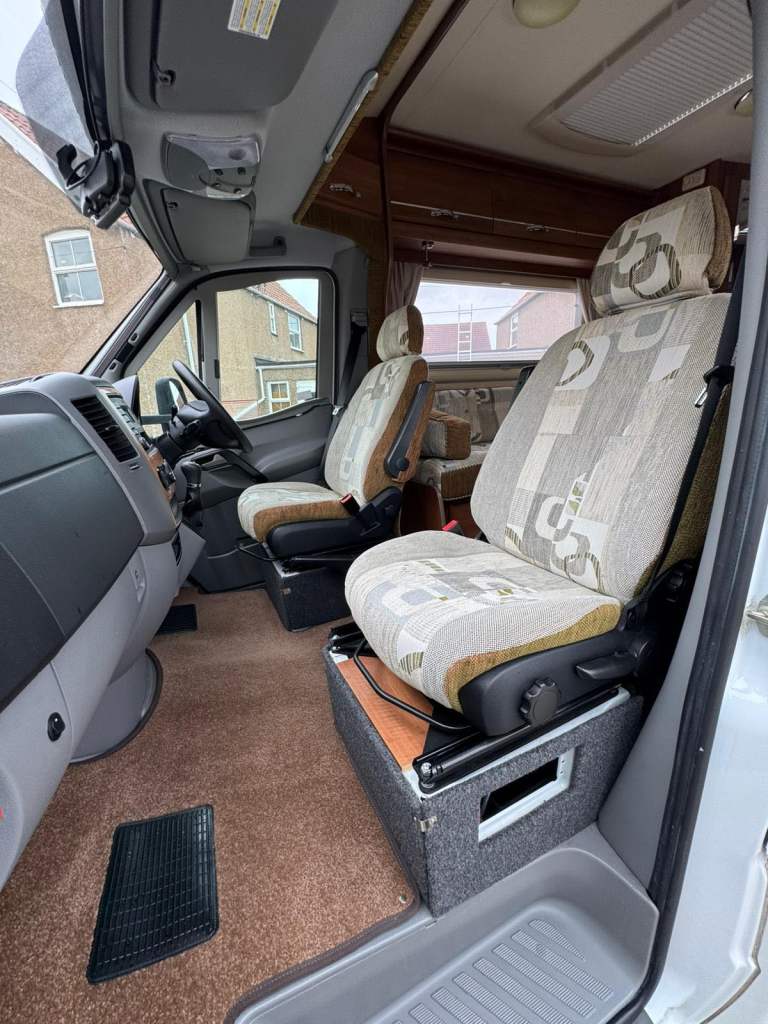 Mercedes-Benz Autosleeper Bourton 2.1 Motorhome- like new condition 