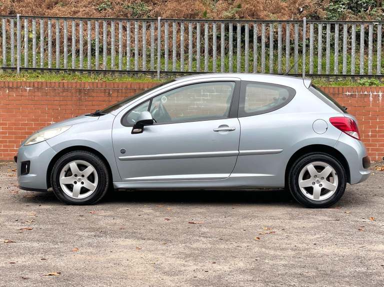 PEUGEOT 207 1.4 HDi Envy 2011