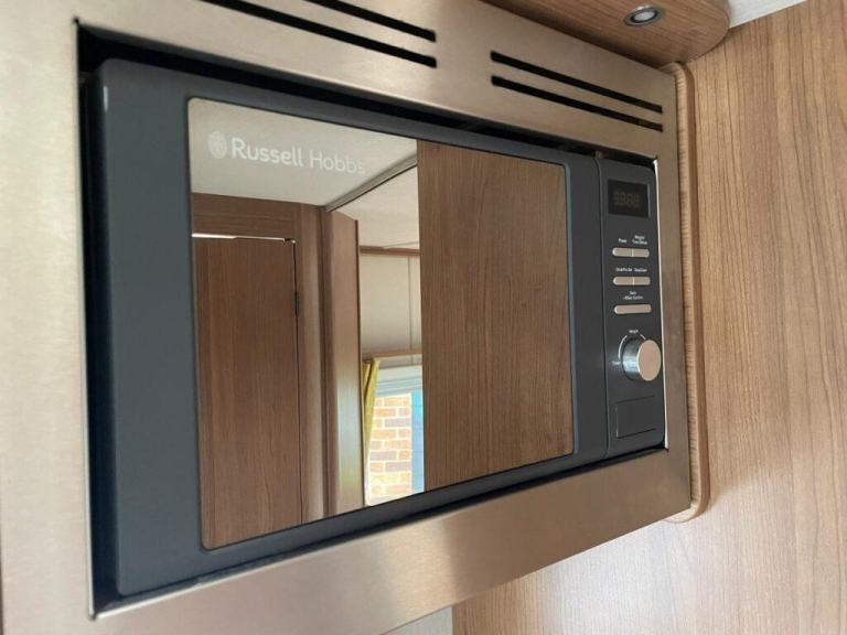 Auto-Trail Imala 732 Lo-Line 4 Berth 2 Belt Island Bed Motorhome 