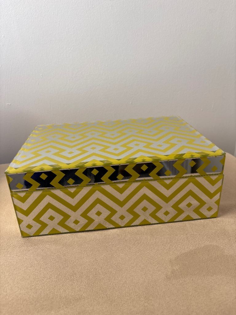 Mirror jewellery box