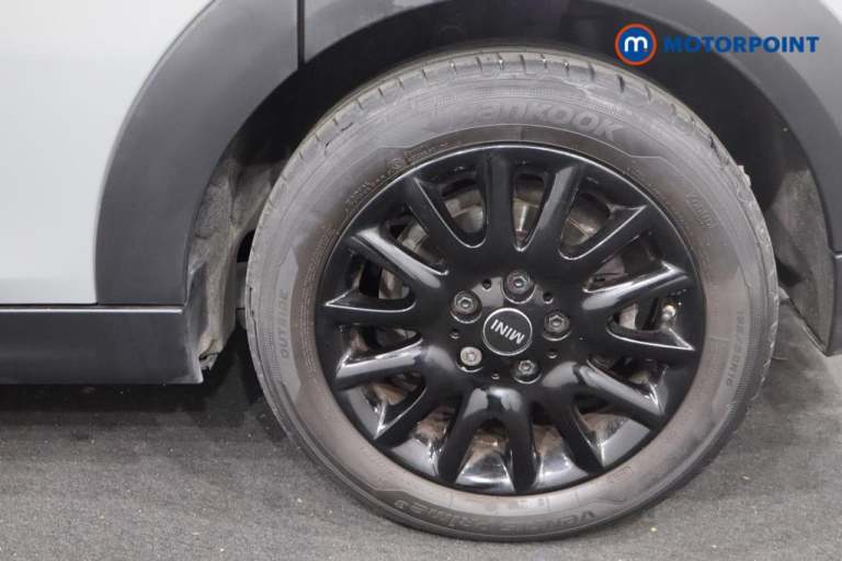 2021 MINI Hatch 1.5 Cooper Classic 5dr [Comfort-Nav Pack] Hatchback Petrol Manual