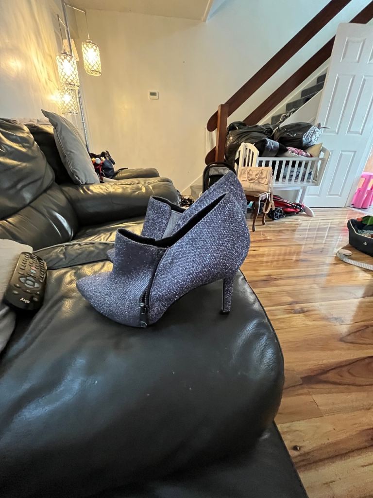 Moda in Pelle silver Glitter Ankle shoes  – Size 39, As Good As New