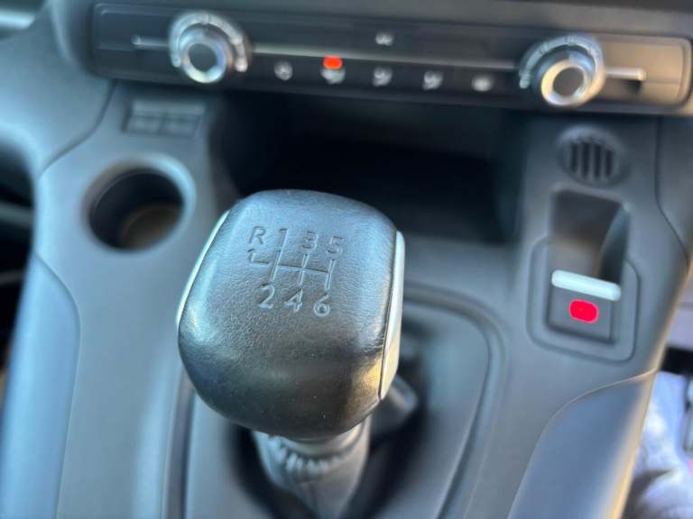 PEUGEOT RIFTER WHEELCHAIR ACCESSIBLE VEHICLE WAV WITH HOIST PASSENGER UP FRONT