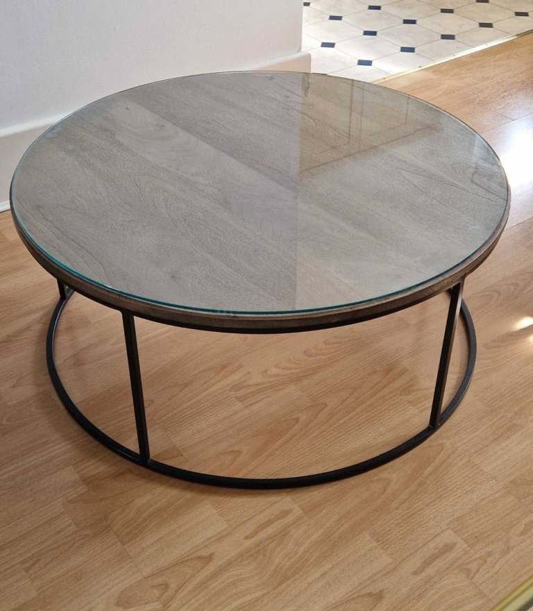 Coffee table with glass top