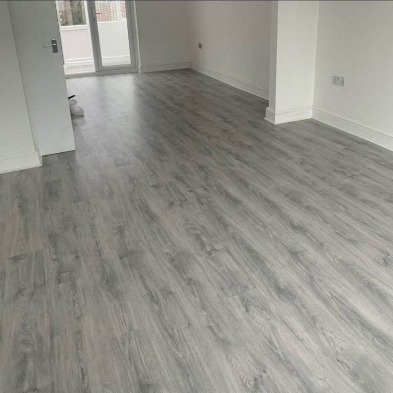 Laminate floor Fitter Manchester Oldham Bolton Warrington Wigan Worsley Sale Cheadle