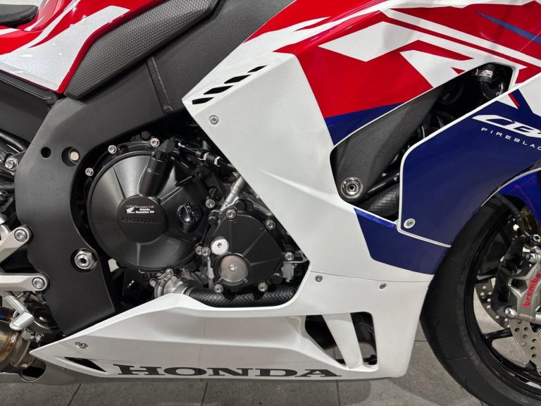 2025 Honda Fireblade CBR1000RRR SP, 30th Anniversary #1703, Warranty until 09/31