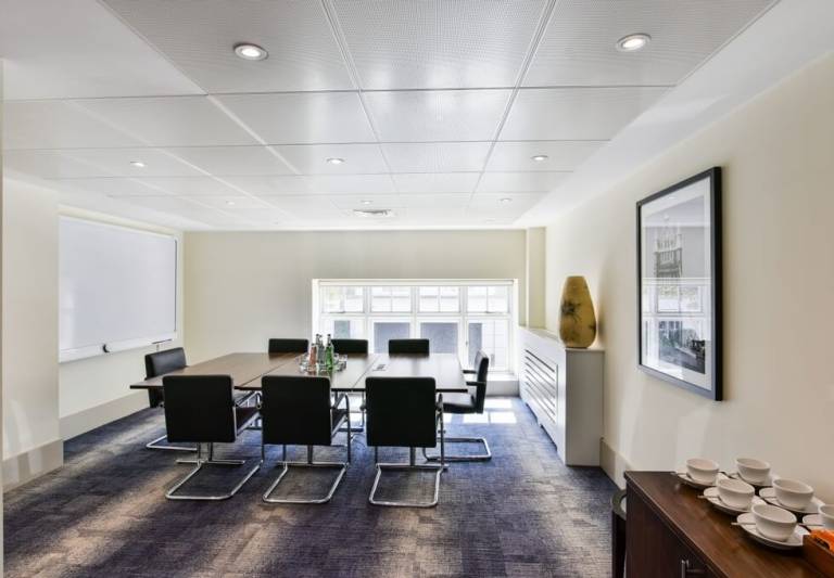 Rent Prime Mayfair Serviced Offices From 2 to 35 People