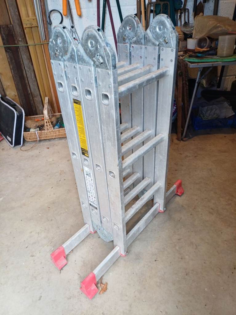 Sturdy adaptable folding ladder/work platform system