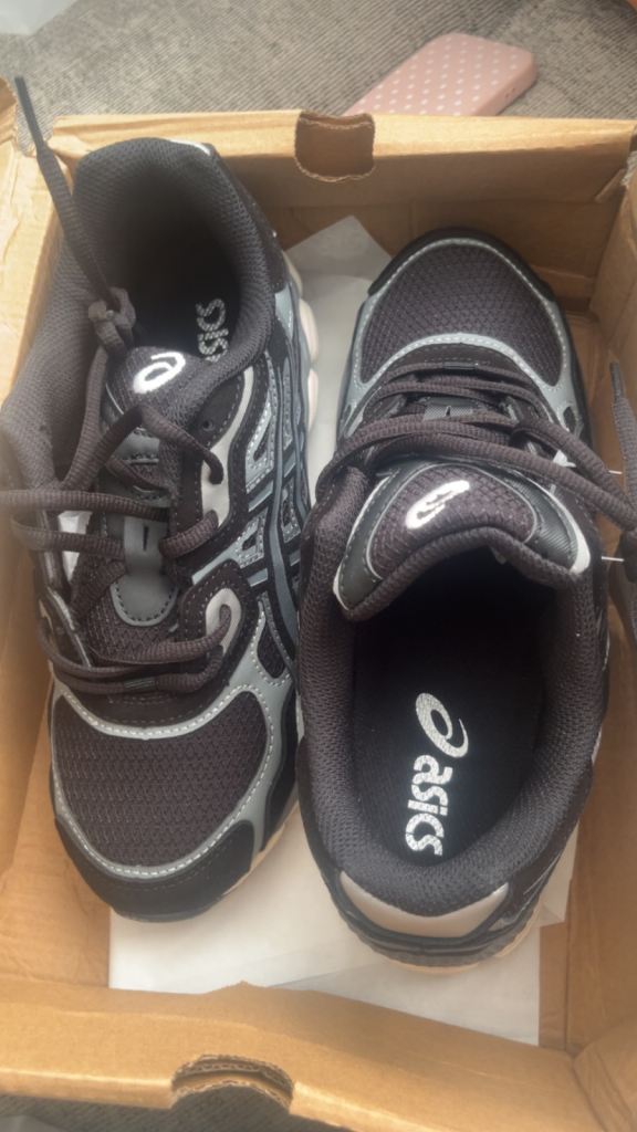 New Asics GEL Trainers – Black, Unworn with Tags