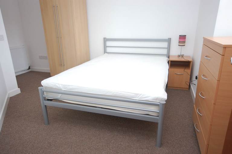 FLAT SHARE: double bedroom with en suite in 6 bed cottage in Gilmerton - available NOW