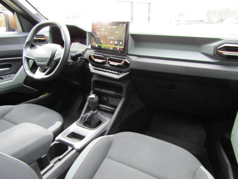  Dacia Bigster 1.2 TCe 140 EXTREME MHEV MILD HYBRID EURO 6 (s/s) LEFT HAND DRIVE  SUV Petrol Manual