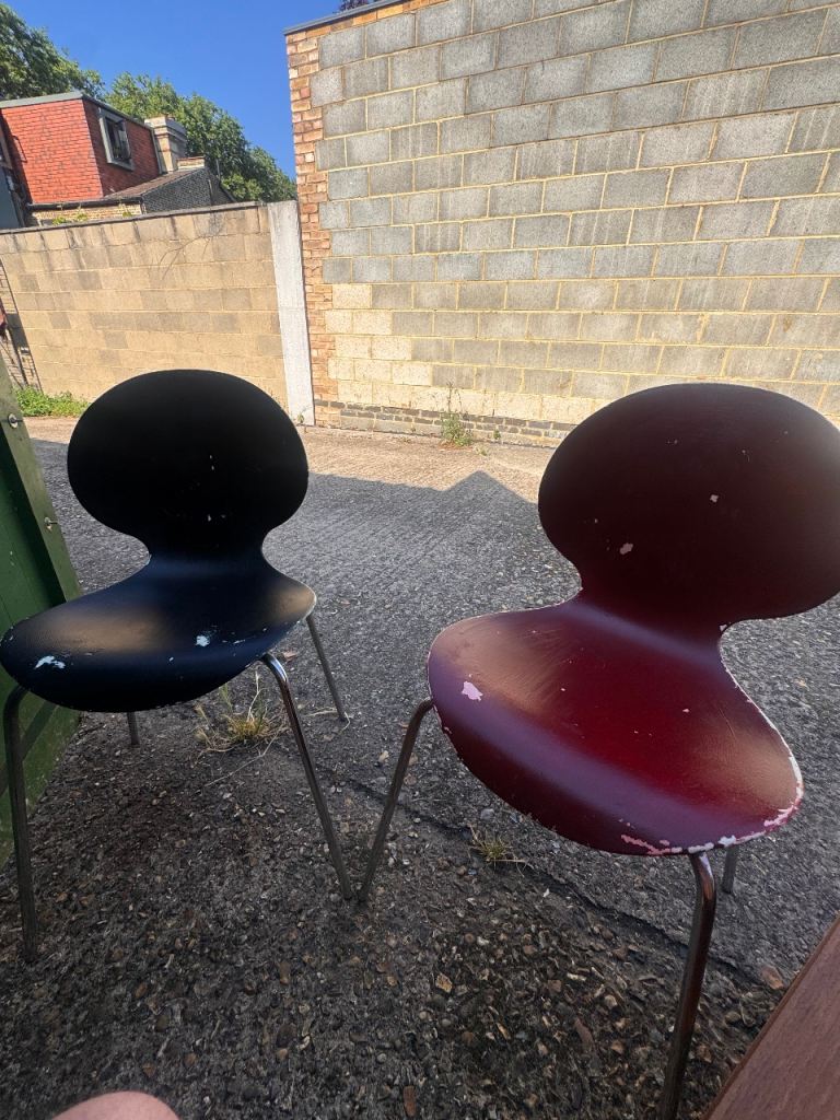 Free chairsX2 - project job