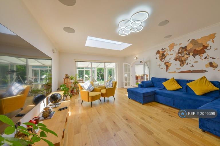 5 bedroom house in Napsbury Lane, St Albans, AL1 (5 bed) (#2946398)