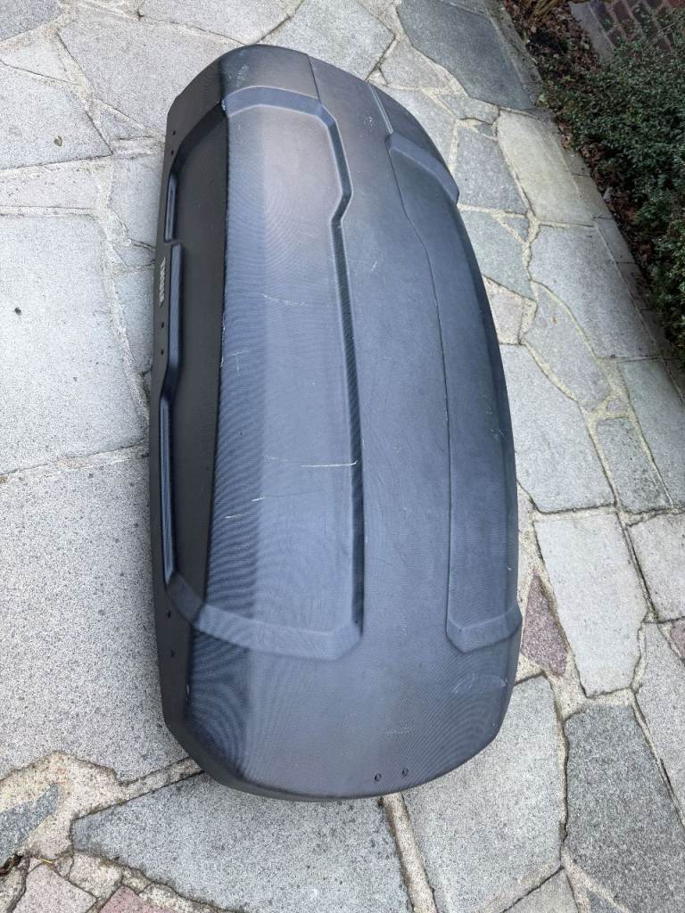 Thule Force XT M Roofbox with roofbars