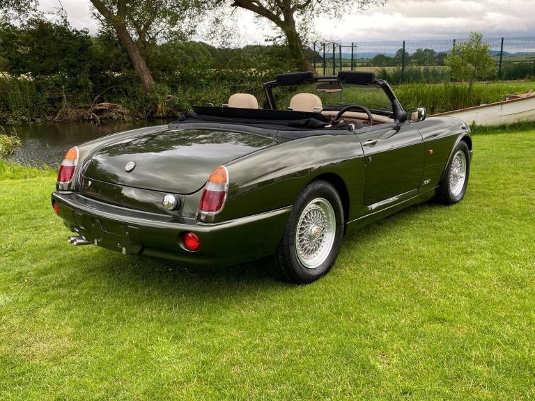 MG RV8 4.0 CONVERTIBLE WOODCOTE GREEN * TOP GRADE * 31000 MILES WITH 12 SERVICE 