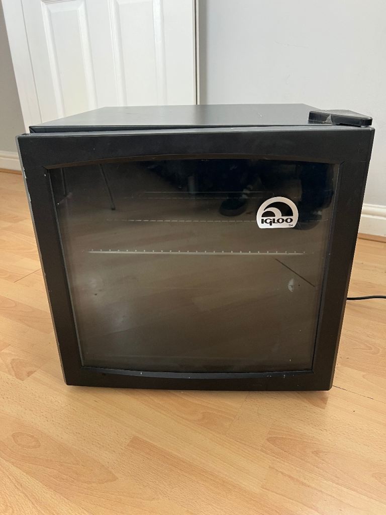 IGLOO mini fridge drinks beverage cooler