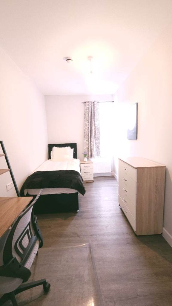 3 en-suite rooms available now!