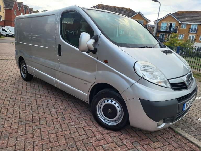 Vauxhall, VIVARO LWB new mot new timing chain, 2013, Manual, 1995 (cc)