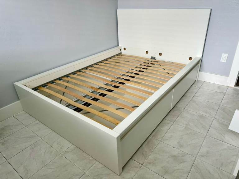 IKEA MALM King size Bed Frame with Storage (can deliver) 