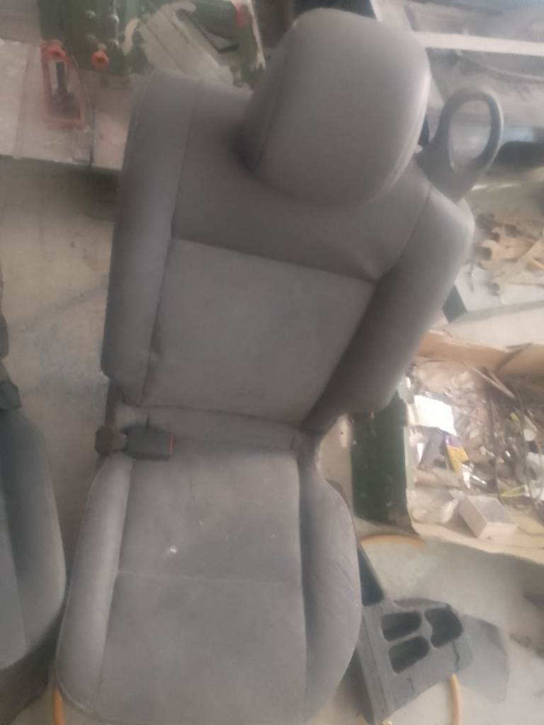 Nissan. Almera tino. Seats.     Front. And. Backs