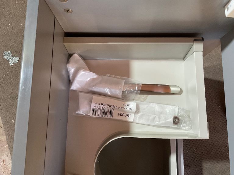 Basin wall hung unit 