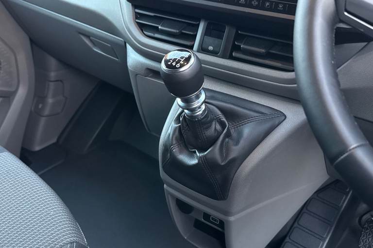 2025 Volkswagen Transporter 2.0 TDI 110 Commerce Plus Van Van DIESEL Manual