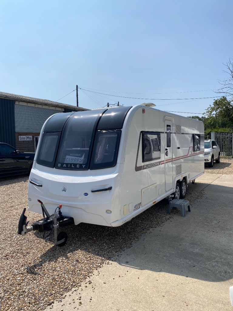  Bailey Pamplona 4 Berth Fixed island 2019