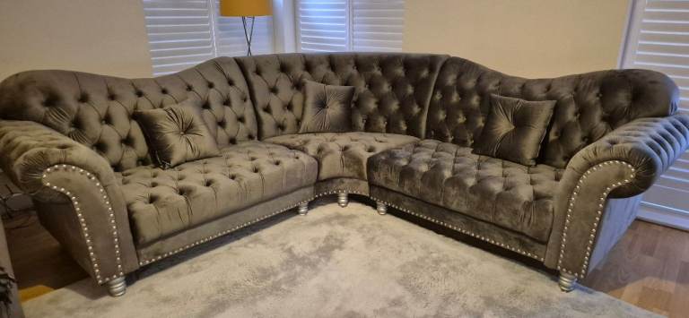 Grey Velvet Chesterfield Corner Sofa 