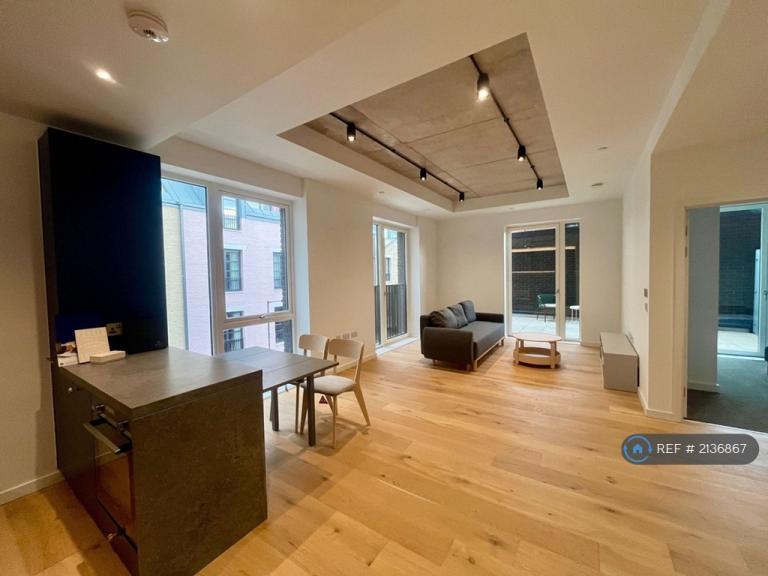 1 bedroom flat in Prinsep House, London, E14 (1 bed) (#2136867)