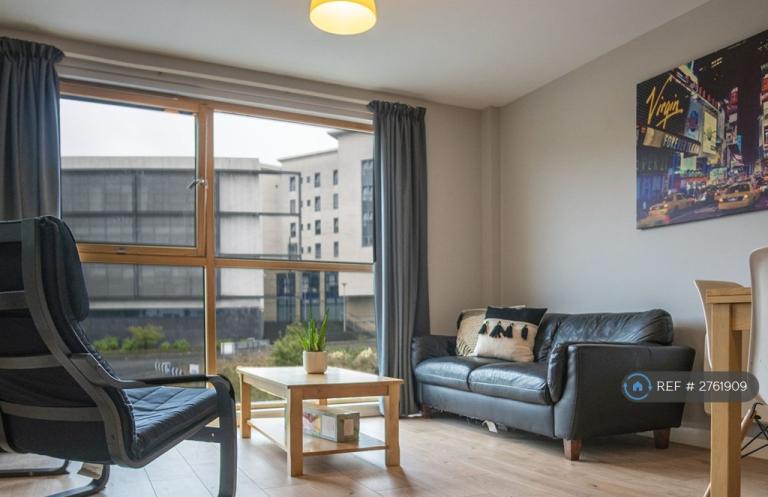 4 bedroom flat in Horsewater Wynd, Dundee, DD1 (4 bed) (#2761909)