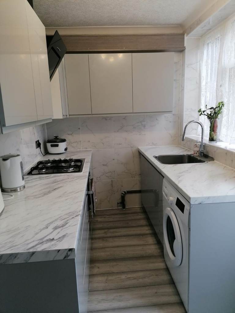 1 Double room to rent in with an Asian family for a female student or a female working professional