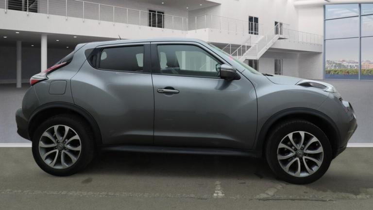 2015 Nissan Juke 1.6 Tekna 5dr Xtronic ++ 10 SERVICES / ULEZ / NAV / CAMERA / LEATHER ++ HATCHBAC...