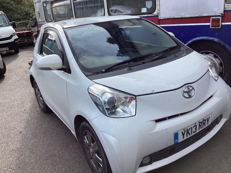 Toyota, IQ, Hatchback, 2013, Manual, 998 (cc), 3 doors