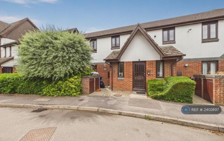 1 bedroom flat in Allington Close, Greenford, UB6 (1 bed) (#2402897)