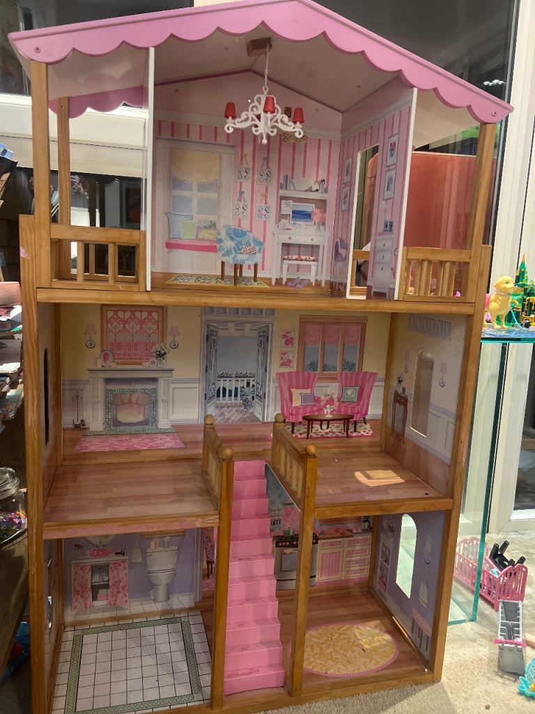 Barbie doll house
