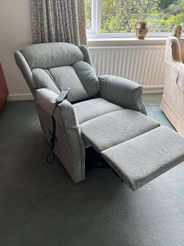 Celebrity Canterbury Recliner