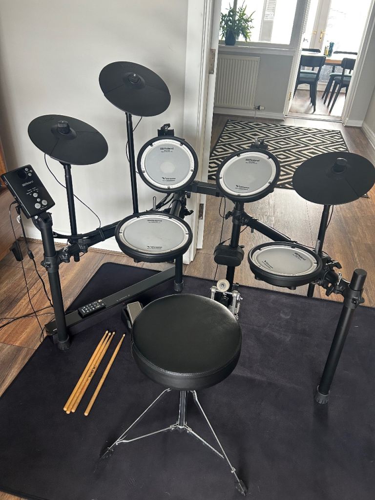 Roland TD-1DMK V-Drums Double Mesh Electronic Drum Kit + Stool, Pedal & Drum Mat