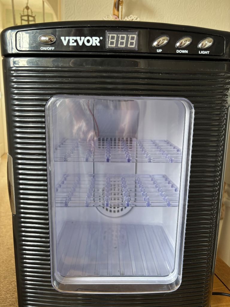Reptile incubator