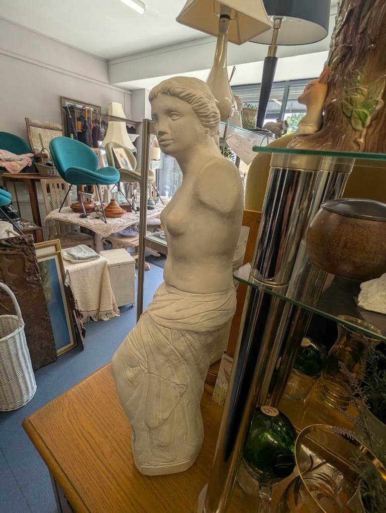 Large Classical Greek Style Female Statue Figure – Plaster/Garden Ornament 85cm