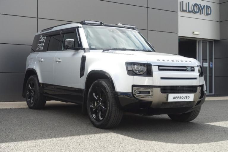 LAND ROVER DEFENDER 3.0 D300 X-Dynamic HSE 110 5dr Auto [7 Seat]