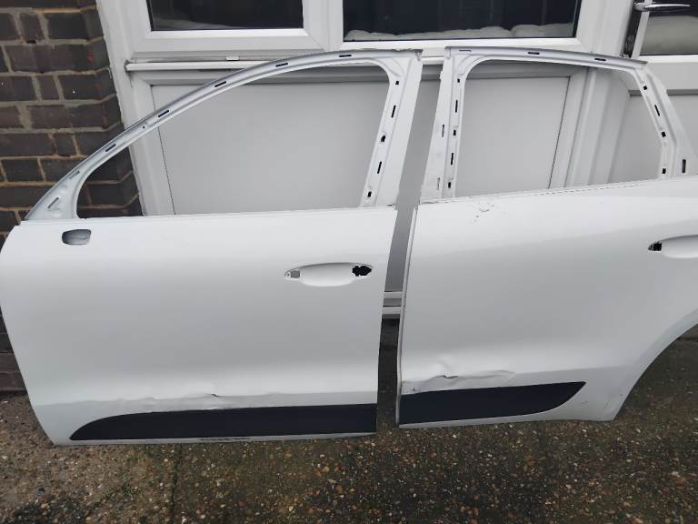 Genuine 2016 porsche mecan s n/s doors 