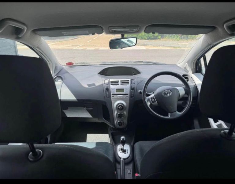 Toyota Yaris 1.3 Petrol * AUTOMATIC* 7 months mot - 5 Owners