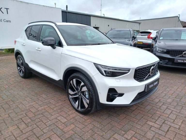 VOLVO XC40 2.0 B4P Ultra Dark 5dr Auto